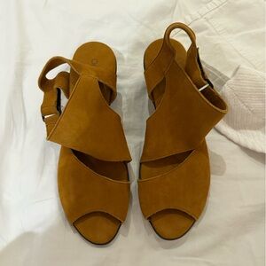 Elegant Tan Sandals